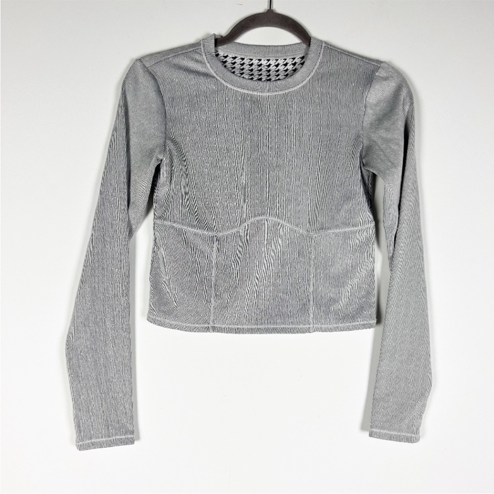 NEW!! Vuori Women's Long Sleeve Textured Chilled Out Performance Shirt S